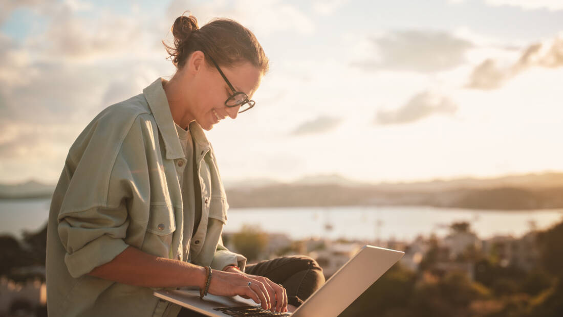 Can You Switch From Visitor to Worker Without Leaving Canada?